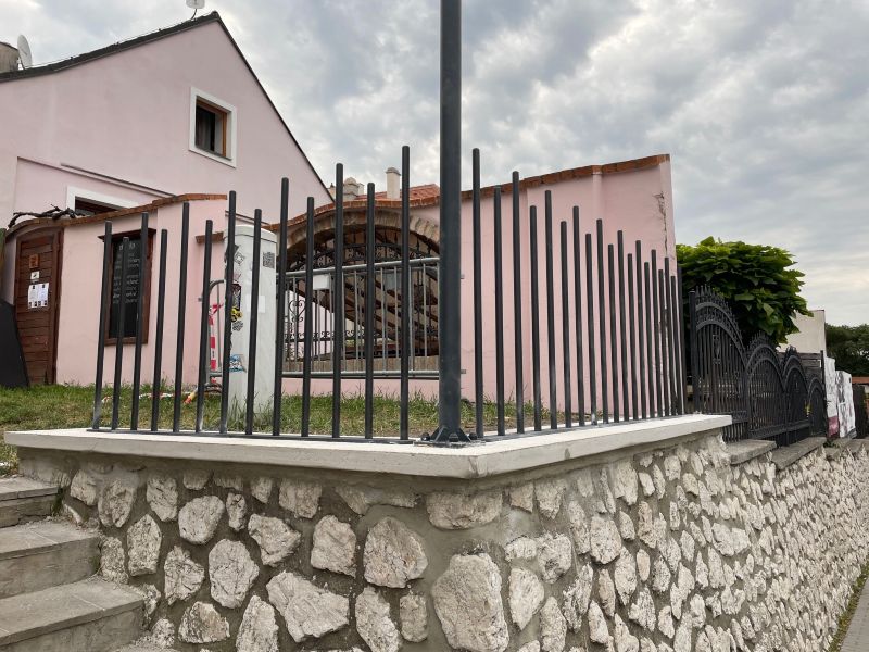 zídka pizzerie II